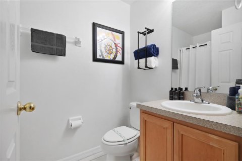 Casa en venta en Kissimmee, Florida, 5 dormitorios, 210.8 m2 № 2405362 - foto 14