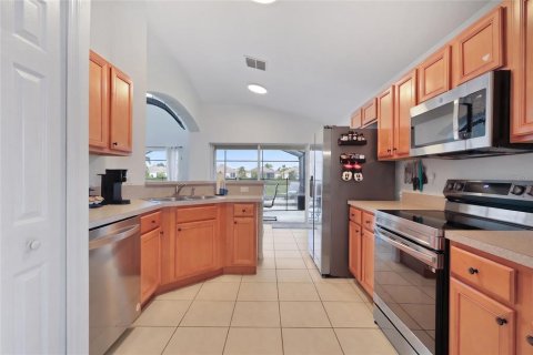 Casa en venta en Kissimmee, Florida, 5 dormitorios, 210.8 m2 № 2405362 - foto 16