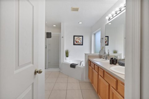 Casa en venta en Kissimmee, Florida, 5 dormitorios, 210.8 m2 № 2405362 - foto 21
