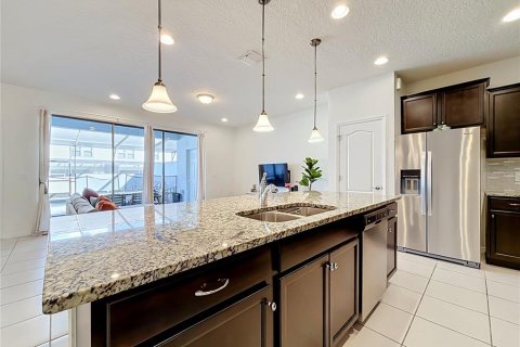 Touwnhouse à vendre à Kissimmee, Floride: 5 chambres, 210.24 m2 № 2437357 - photo 13