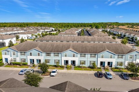 Touwnhouse à vendre à Kissimmee, Floride: 5 chambres, 210.24 m2 № 2437357 - photo 4