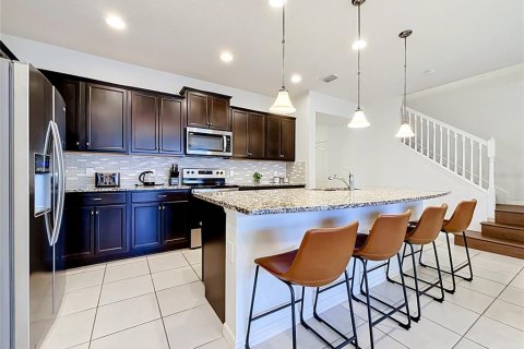 Touwnhouse à vendre à Kissimmee, Floride: 5 chambres, 210.24 m2 № 2437357 - photo 18