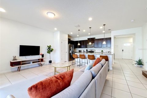 Touwnhouse à vendre à Kissimmee, Floride: 5 chambres, 210.24 m2 № 2437357 - photo 23