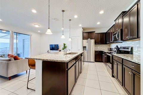 Touwnhouse à vendre à Kissimmee, Floride: 5 chambres, 210.24 m2 № 2437357 - photo 9