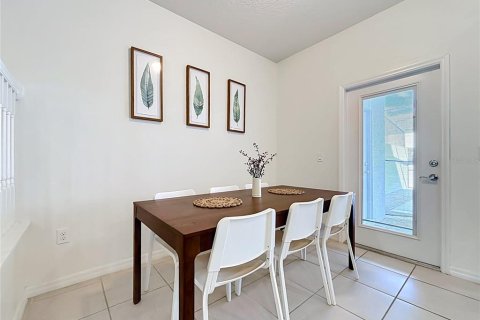 Touwnhouse à vendre à Kissimmee, Floride: 5 chambres, 210.24 m2 № 2437357 - photo 24