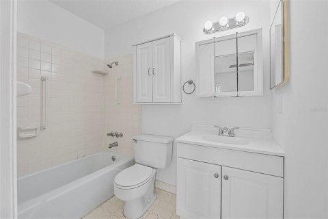 Commercial property in Flagler Beach, Florida 554.44 sq.m. № 2232999 - photo 25