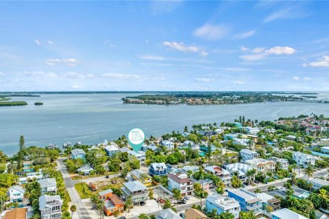 Casa en venta en Bradenton Beach, Florida, 7 dormitorios, 290.32 m2 № 1513320 - foto 3