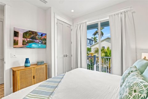 Casa en venta en Bradenton Beach, Florida, 7 dormitorios, 290.32 m2 № 1513320 - foto 18