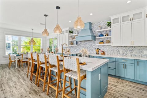 Casa en venta en Bradenton Beach, Florida, 7 dormitorios, 290.32 m2 № 1513320 - foto 4
