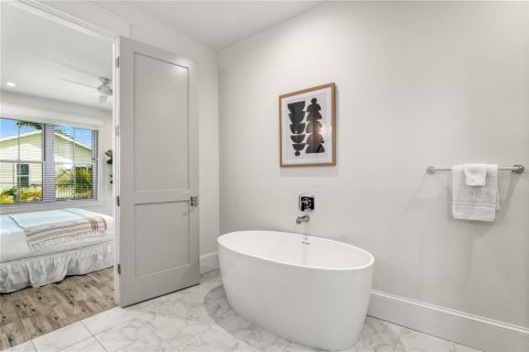 Casa en venta en Bradenton Beach, Florida, 7 dormitorios, 290.32 m2 № 1513320 - foto 16