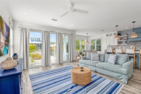 Casa en venta en Bradenton Beach, Florida, 7 dormitorios, 290.32 m2 № 1513320 - foto 11