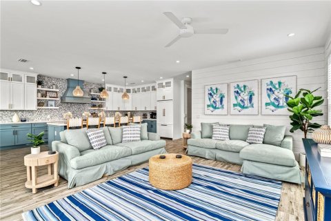 Casa en venta en Bradenton Beach, Florida, 7 dormitorios, 290.32 m2 № 1513320 - foto 10