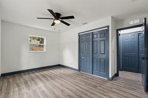 House in New Port Richey, Florida 3 bedrooms, 125.98 sq.m. № 2107697 - photo 21