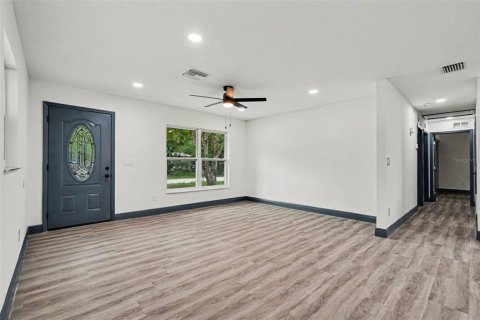 House in New Port Richey, Florida 3 bedrooms, 125.98 sq.m. № 2107697 - photo 6