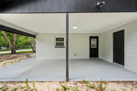 House in New Port Richey, Florida 3 bedrooms, 125.98 sq.m. № 2107697 - photo 5