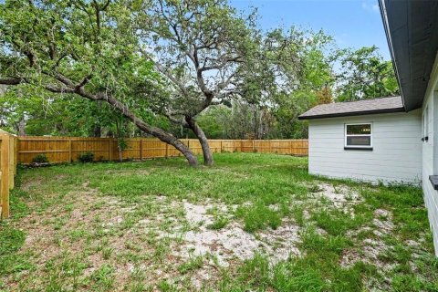 House in New Port Richey, Florida 3 bedrooms, 125.98 sq.m. № 2107697 - photo 25