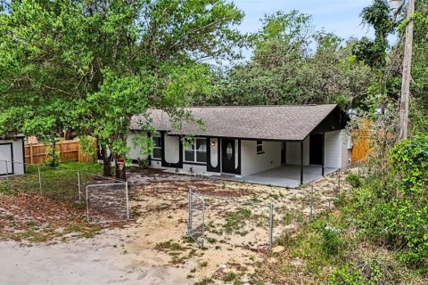 House in New Port Richey, Florida 3 bedrooms, 125.98 sq.m. № 2107697 - photo 2