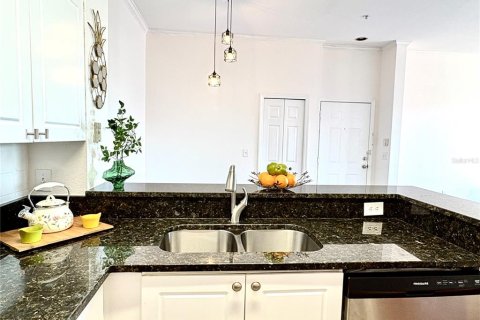 Condominio en venta en Lutz, Florida, 2 dormitorios, 89.28 m2 № 2233329 - foto 10