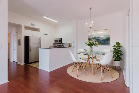 Condominio en venta en Lutz, Florida, 2 dormitorios, 89.28 m2 № 2233329 - foto 8