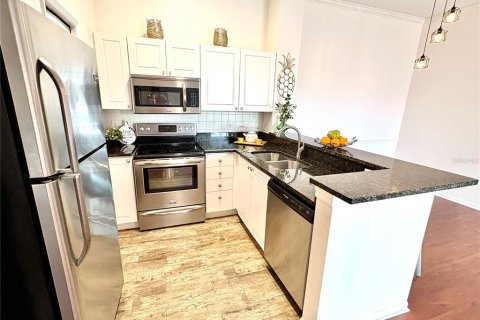 Condominio en venta en Lutz, Florida, 2 dormitorios, 89.28 m2 № 2233329 - foto 3
