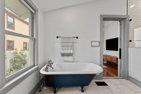 Casa en venta en Tampa, Florida, 2 dormitorios, 164.44 m2 № 1907704 - foto 13