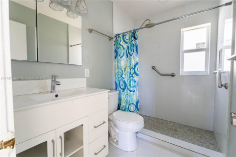 House in Palmetto Bay, Florida 3 bedrooms, 100.15 sq.m. № 1945006 - photo 9