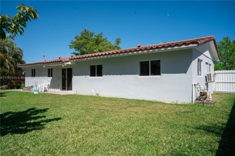 House in Palmetto Bay, Florida 3 bedrooms, 100.15 sq.m. № 1945006 - photo 28