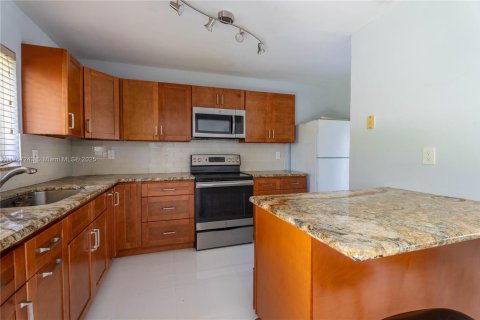 House in Palmetto Bay, Florida 3 bedrooms, 100.15 sq.m. № 1945006 - photo 16