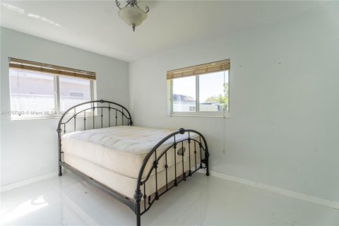 House in Palmetto Bay, Florida 3 bedrooms, 100.15 sq.m. № 1945006 - photo 12