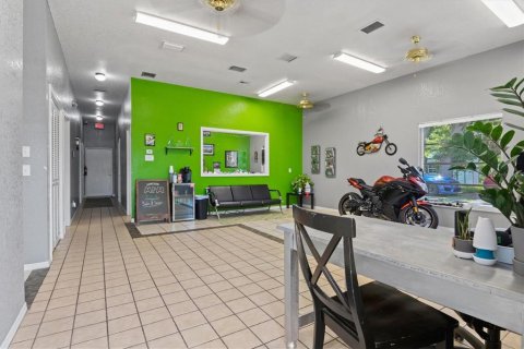 Commercial property in Port Charlotte, Florida 147.16 sq.m. № 621928 - photo 16