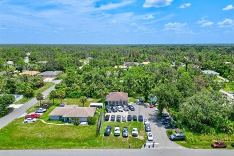 Commercial property in Port Charlotte, Florida 147.16 sq.m. № 621928 - photo 3