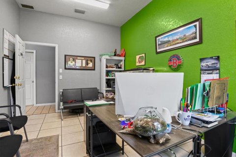 Commercial property in Port Charlotte, Florida 147.16 sq.m. № 621928 - photo 28