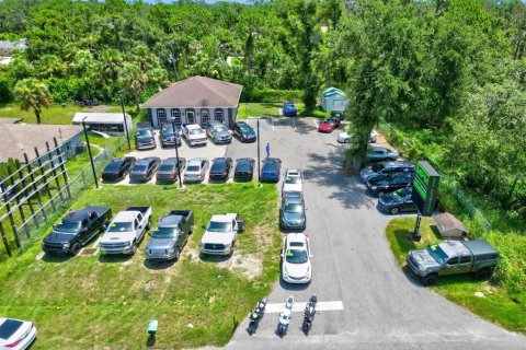 Commercial property in Port Charlotte, Florida 147.16 sq.m. № 621928 - photo 1