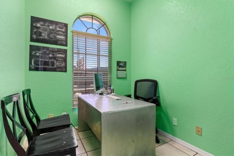 Commercial property in Port Charlotte, Florida 147.16 sq.m. № 621928 - photo 21