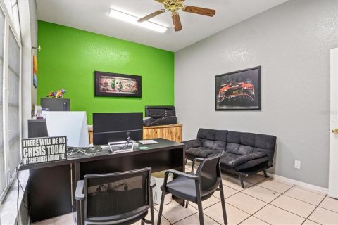 Commercial property in Port Charlotte, Florida 147.16 sq.m. № 621928 - photo 20