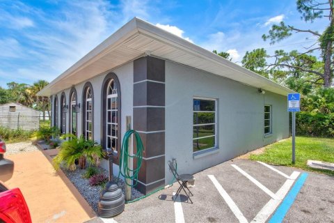 Commercial property in Port Charlotte, Florida 147.16 sq.m. № 621928 - photo 12