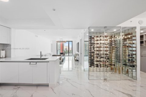 Купить кондоминиум в Санни-Айлс-Бич, Флорида 3 спальни, 141.58м2, № 1943481 - фото 26