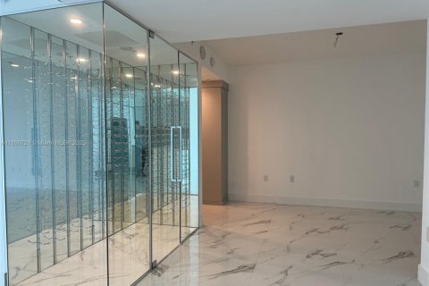 Купить кондоминиум в Санни-Айлс-Бич, Флорида 3 спальни, 141.58м2, № 1943481 - фото 23