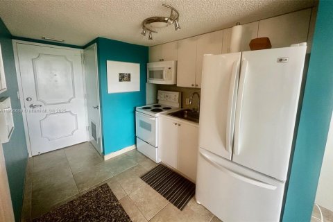 Condominio en venta en Fort Lauderdale, Florida, 37.16 m2 № 1964010 - foto 4