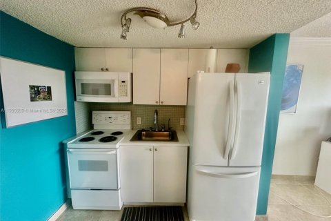 Condominio en venta en Fort Lauderdale, Florida, 37.16 m2 № 1964010 - foto 5