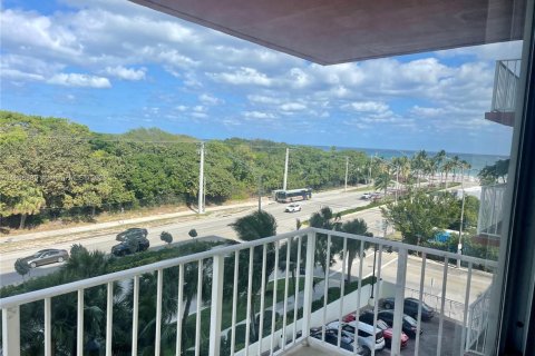 Condominio en venta en Fort Lauderdale, Florida, 37.16 m2 № 1964010 - foto 17
