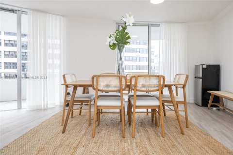 Condominio en venta en Miami Beach, Florida, 2 dormitorios, 126.35 m2 № 1861374 - foto 22