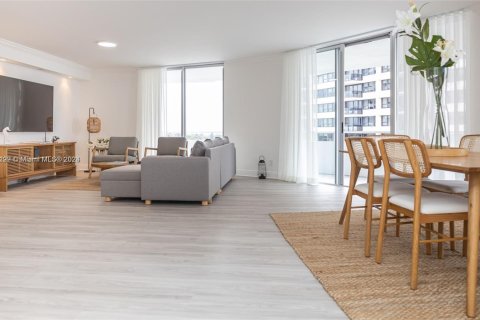 Condominio en venta en Miami Beach, Florida, 2 dormitorios, 126.35 m2 № 1861374 - foto 8
