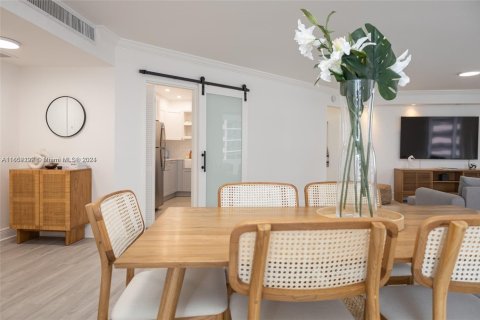 Condominio en venta en Miami Beach, Florida, 2 dormitorios, 126.35 m2 № 1861374 - foto 7