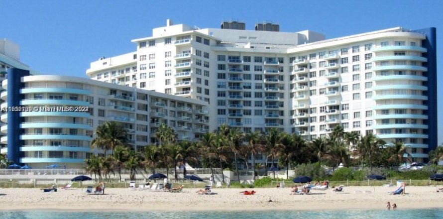 Condominio en Miami Beach, Florida, 2 dormitorios  № 1861374