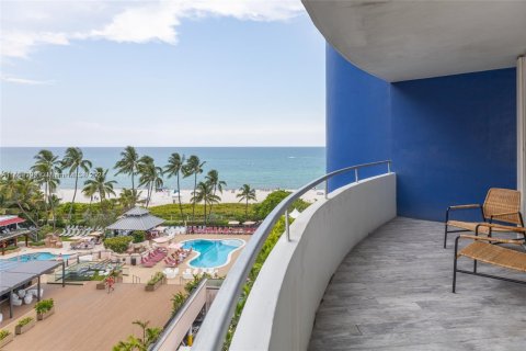 Condominio en venta en Miami Beach, Florida, 2 dormitorios, 126.35 m2 № 1861374 - foto 3