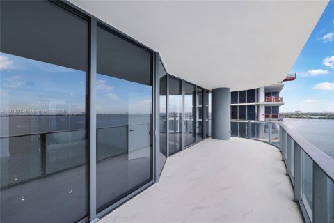 Condominio en venta en Miami, Florida, 4 dormitorios, 249.54 m2 № 1975021 - foto 6