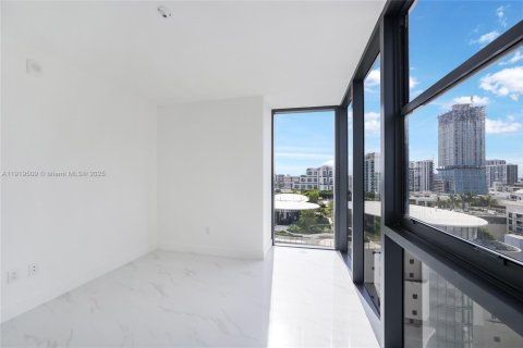Condominio en venta en Miami, Florida, 4 dormitorios, 249.54 m2 № 1975021 - foto 23