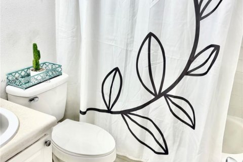 Condominio en venta en Pembroke Pines, Florida, 2 dormitorios, 79.34 m2 № 1976581 - foto 8