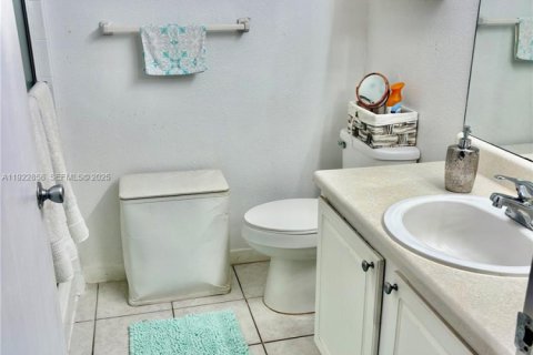 Condominio en venta en Pembroke Pines, Florida, 2 dormitorios, 79.34 m2 № 1976581 - foto 10